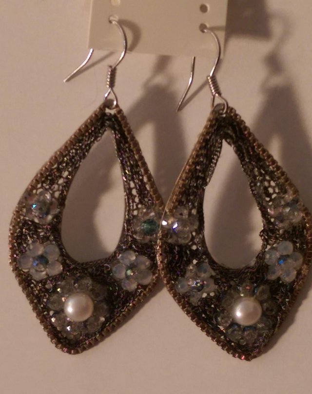 Preview of the first image of DANGLE EARRINGS.