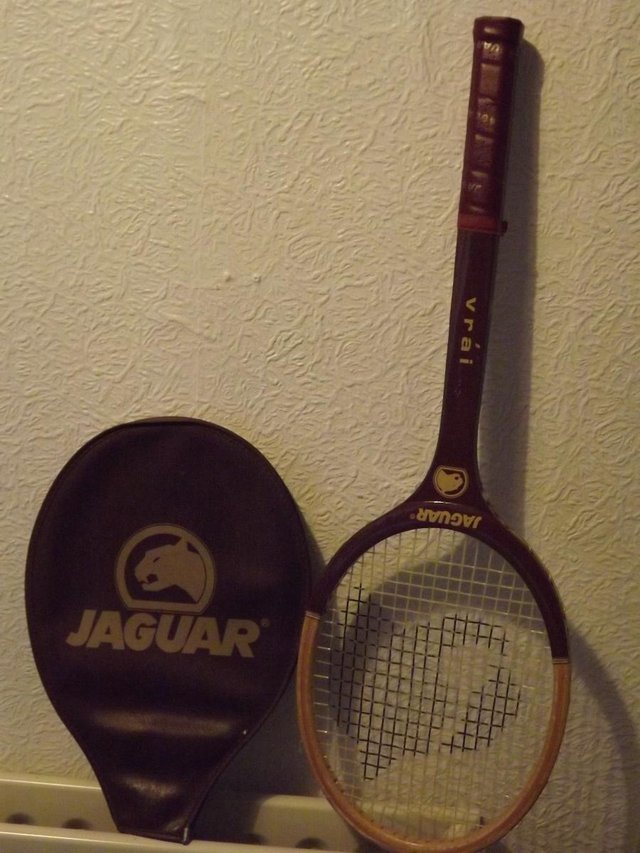 Preview of the first image of Jaguar vrai L3 vintage wooden tennis.