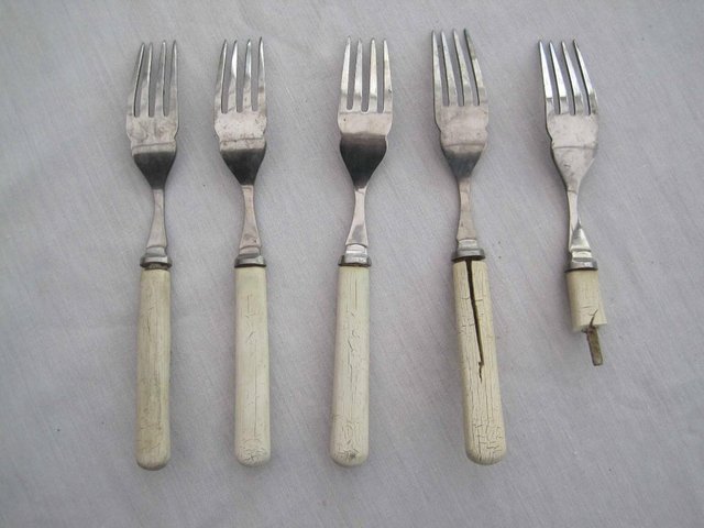 Image 2 of 5 SILVER forks 4 prongs complete - ANTIQUE £5