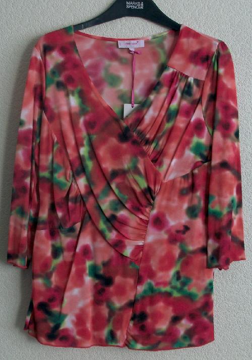 Preview of the first image of BNWT Red/Green Ladies Top By Per Una - Sz 14  B7.