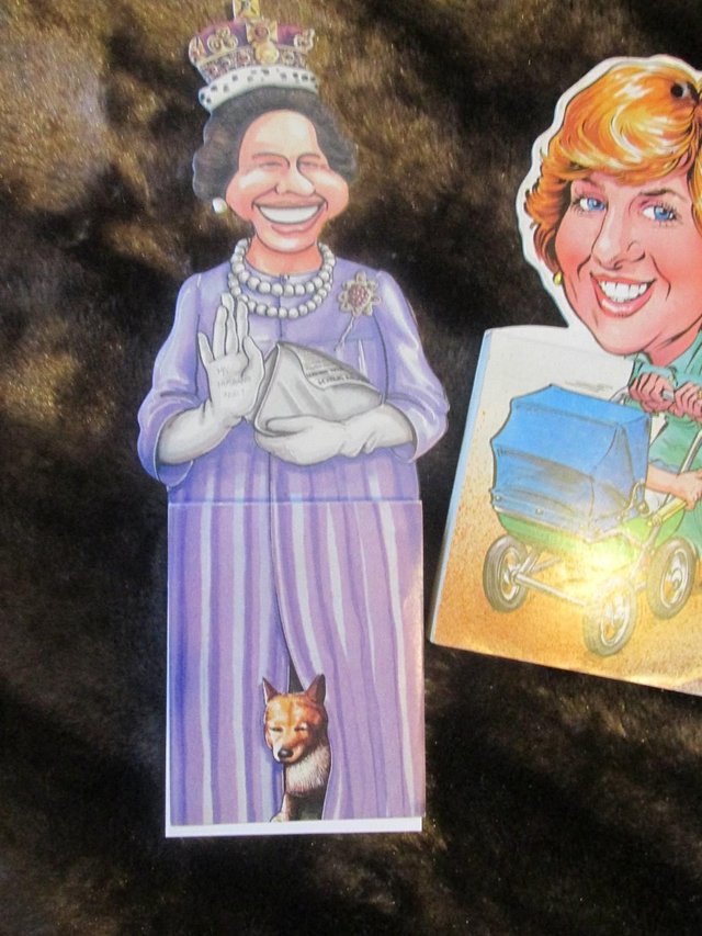 Image 2 of NOVELTY NOTEPADS - QUEEN AND PRINCESS DIANA - 1980'S