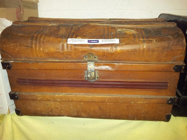 Preview of the first image of steamer chest.