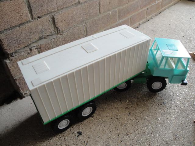 Preview of the first image of Large Plastic Articulated Lorry..