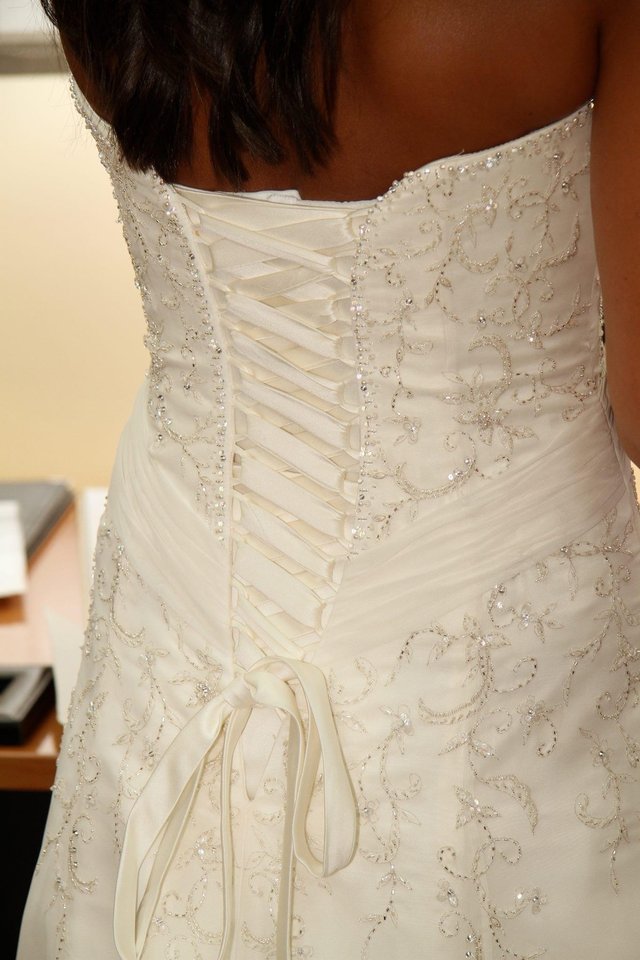 Image 2 of Beautiful wedding dress for sale