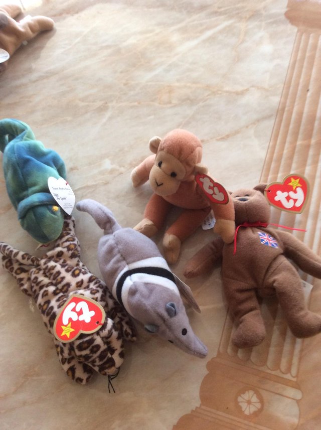 Preview of the first image of 16 Beanie Babies.
