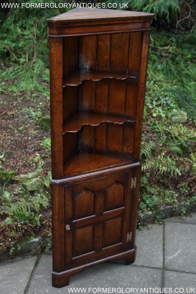 Image 3 of TITCHMARSH AND GOODWIN OAK CORNER DISPLAY CABINET STAND