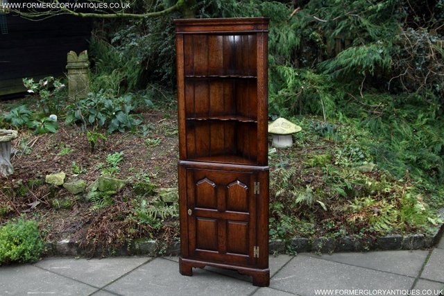 Image 21 of TITCHMARSH AND GOODWIN OAK CORNER DISPLAY CABINET STAND