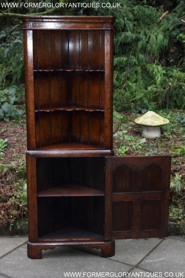 Image 23 of TITCHMARSH AND GOODWIN OAK CORNER DISPLAY CABINET STAND