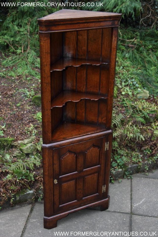 Image 24 of TITCHMARSH AND GOODWIN OAK CORNER DISPLAY CABINET STAND