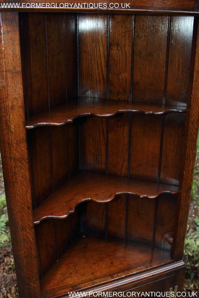 Image 28 of TITCHMARSH AND GOODWIN OAK CORNER DISPLAY CABINET STAND