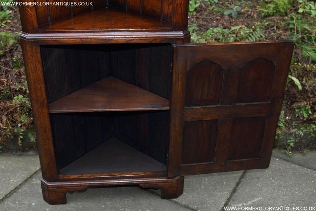 Image 33 of TITCHMARSH AND GOODWIN OAK CORNER DISPLAY CABINET STAND