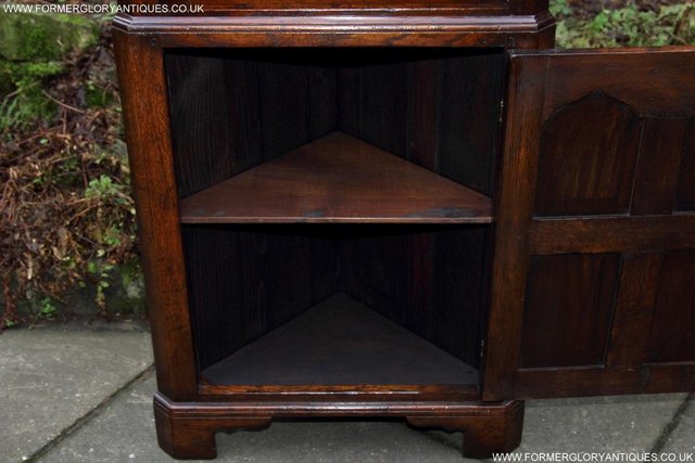 Image 49 of TITCHMARSH AND GOODWIN OAK CORNER DISPLAY CABINET STAND