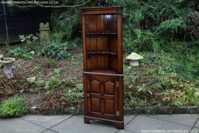 Image 54 of TITCHMARSH AND GOODWIN OAK CORNER DISPLAY CABINET STAND