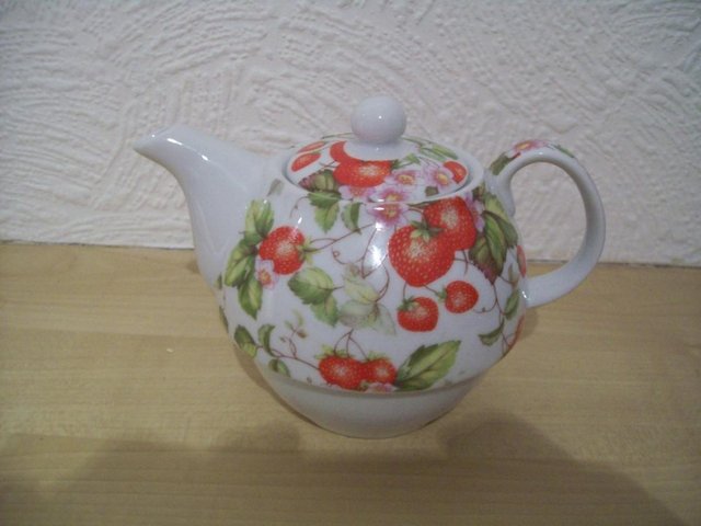 Preview of the first image of teapot.