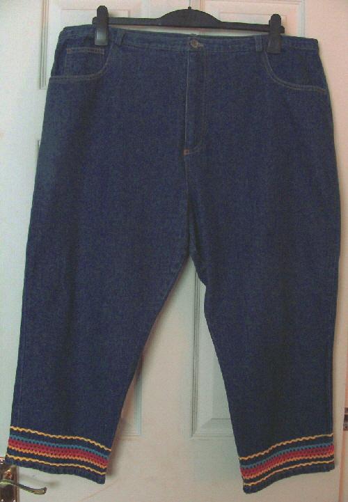 Preview of the first image of Pretty Ladies Denim Cropped Jeans - Sz 22  B6.
