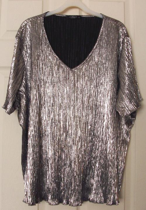 Preview of the first image of Ladies Silver Metallic Top By Bon Marche - Sz XL  B5.