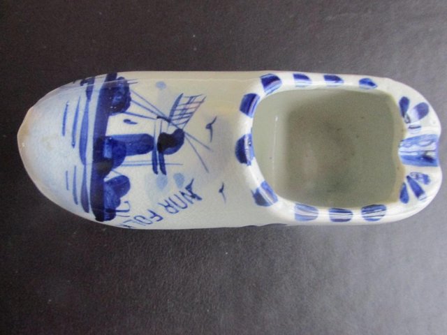 Preview of the first image of Novelty Ashtray clog 'norfolk' delft Style.