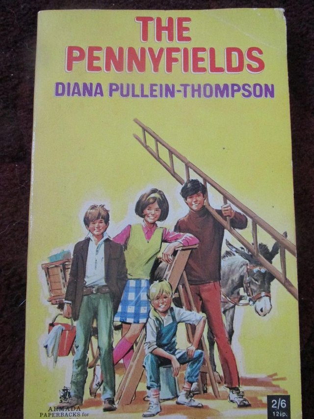 Preview of the first image of THE PENNYFIELDS - DIANA PULLEN-THOMPSON 1964 PAPERBACK.