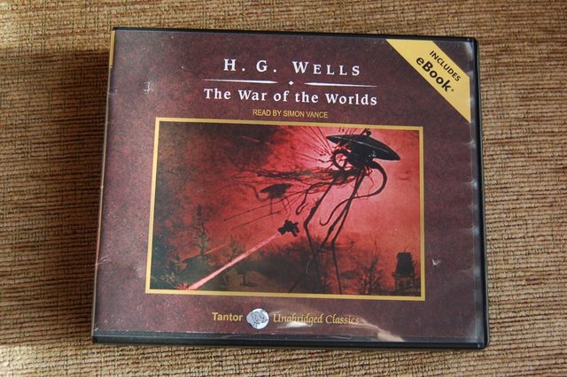 Preview of the first image of H.G. Wells The War of the Worlds Audio Book.