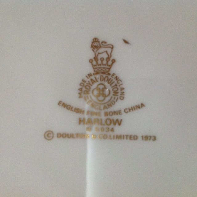 Preview of the first image of Royal Doulton Harlow various size Dinner plates.