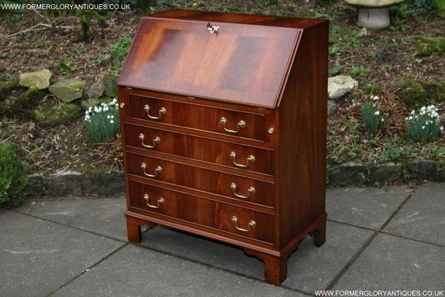 Image 2 of A BEVAN FUNNELL MAHOGANY BUREAU WRITING TABLE LAPTOP DESK