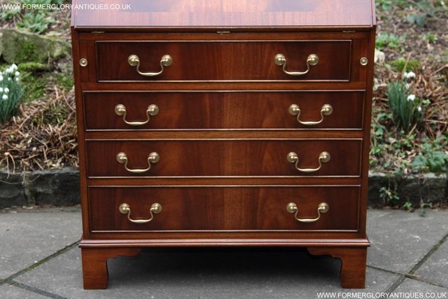 Image 10 of A BEVAN FUNNELL MAHOGANY BUREAU WRITING TABLE LAPTOP DESK