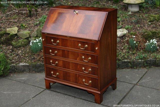 Image 11 of A BEVAN FUNNELL MAHOGANY BUREAU WRITING TABLE LAPTOP DESK