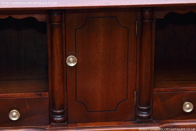 Image 41 of A BEVAN FUNNELL MAHOGANY BUREAU WRITING TABLE LAPTOP DESK