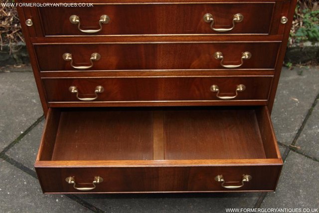 Image 46 of A BEVAN FUNNELL MAHOGANY BUREAU WRITING TABLE LAPTOP DESK