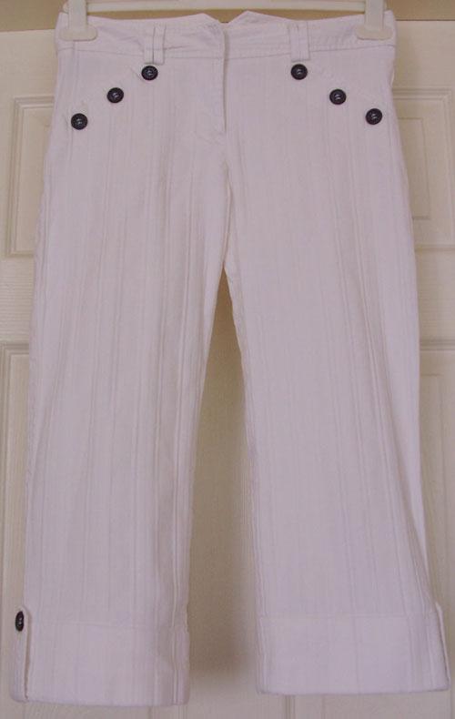 Preview of the first image of LADIES WHITE STRETCH CROPPED TROUSERS BY RIVER ISLAND - SZ 6.