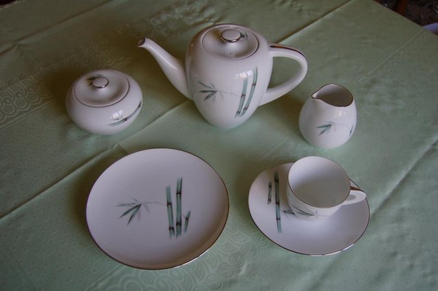 Image 3 of Sango Bamboo Pattern Bone China Tea/Coffee Set of 25 Pieces.