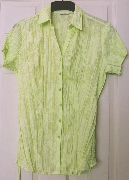 Preview of the first image of PRETTY LIME GREEN CRINKLE LOOK TOP WITH BELT BY M&S - SZ 10.