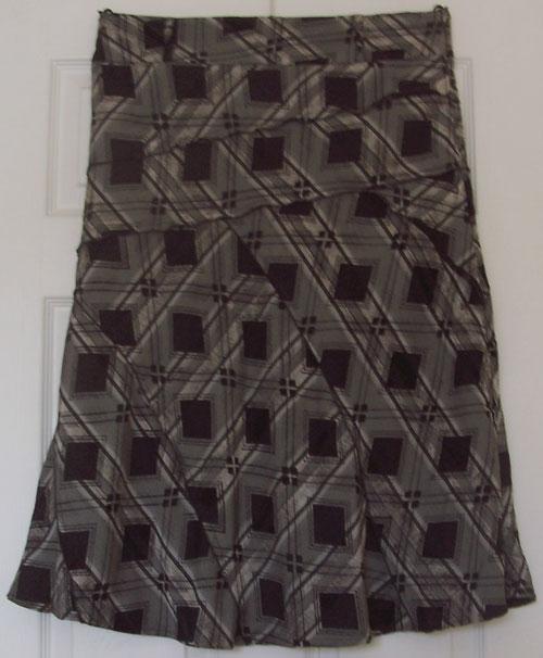 Preview of the first image of STYLISH LADIES PATTERNED SKIRT BY PRINCIPLES - SZ 14.