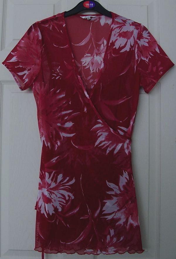 Preview of the first image of LADIES RED FLOWERED 2 PIECE WRAPOVER BLOUSE BY M&CO - SZ 14.