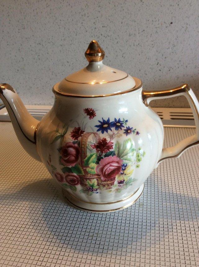 Preview of the first image of Sadler teapot.