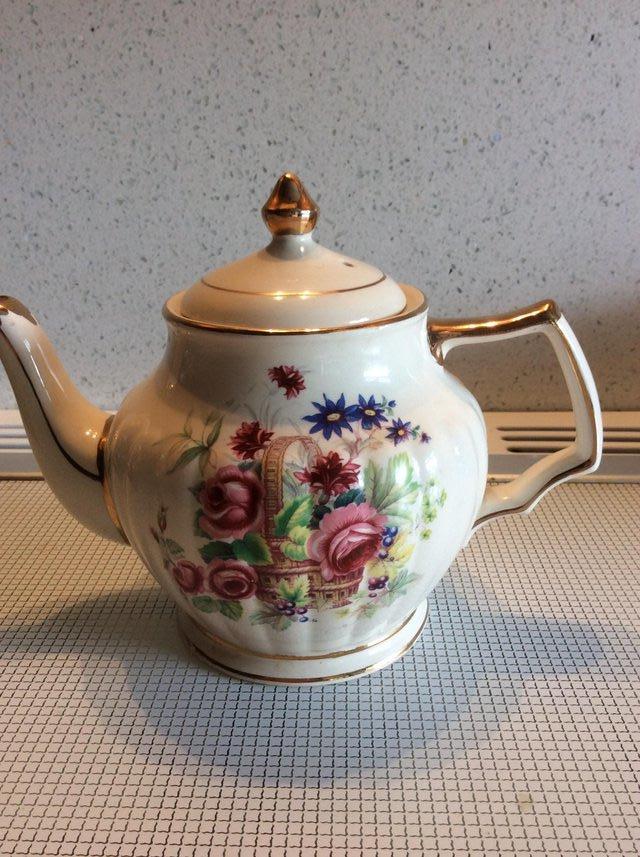 Image 3 of Sadler teapot