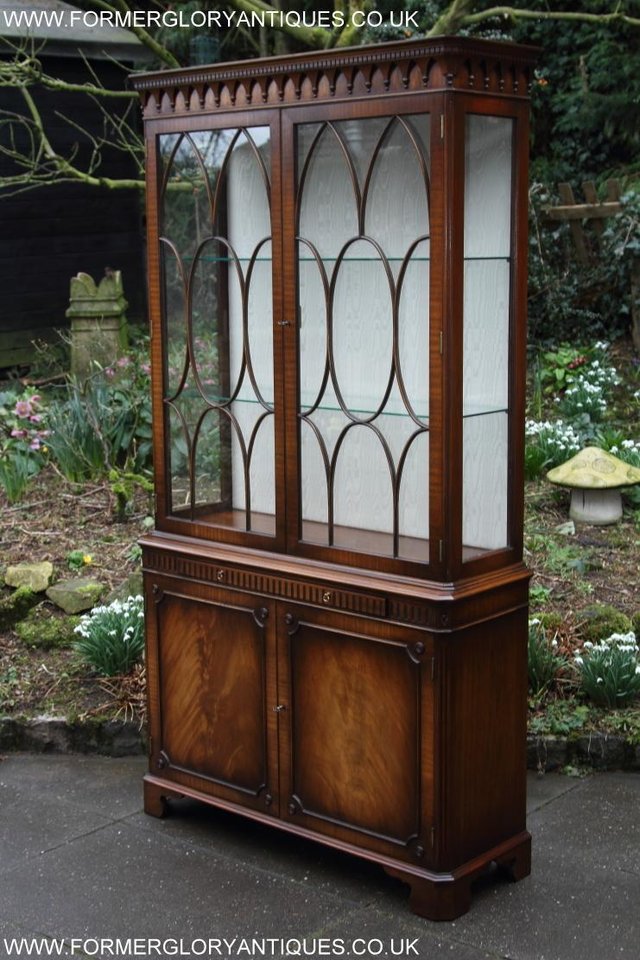 Image 2 of BEVAN FUNNELL MAHOGANY DISPLAY DRINKS CABINET SIDEBOARD UNIT