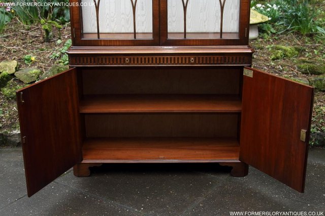 Image 4 of BEVAN FUNNELL MAHOGANY DISPLAY DRINKS CABINET SIDEBOARD UNIT