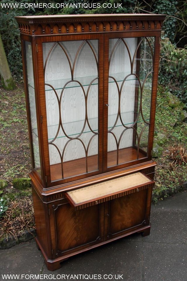 Image 6 of BEVAN FUNNELL MAHOGANY DISPLAY DRINKS CABINET SIDEBOARD UNIT