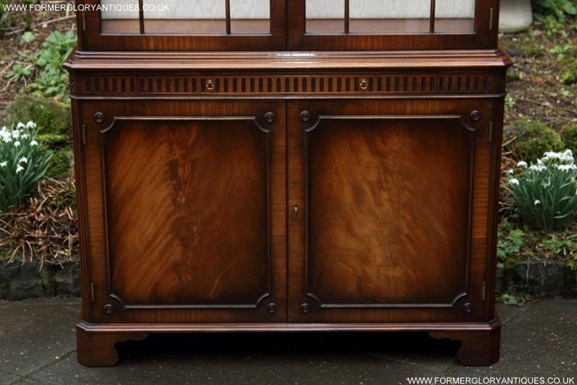 Image 7 of BEVAN FUNNELL MAHOGANY DISPLAY DRINKS CABINET SIDEBOARD UNIT