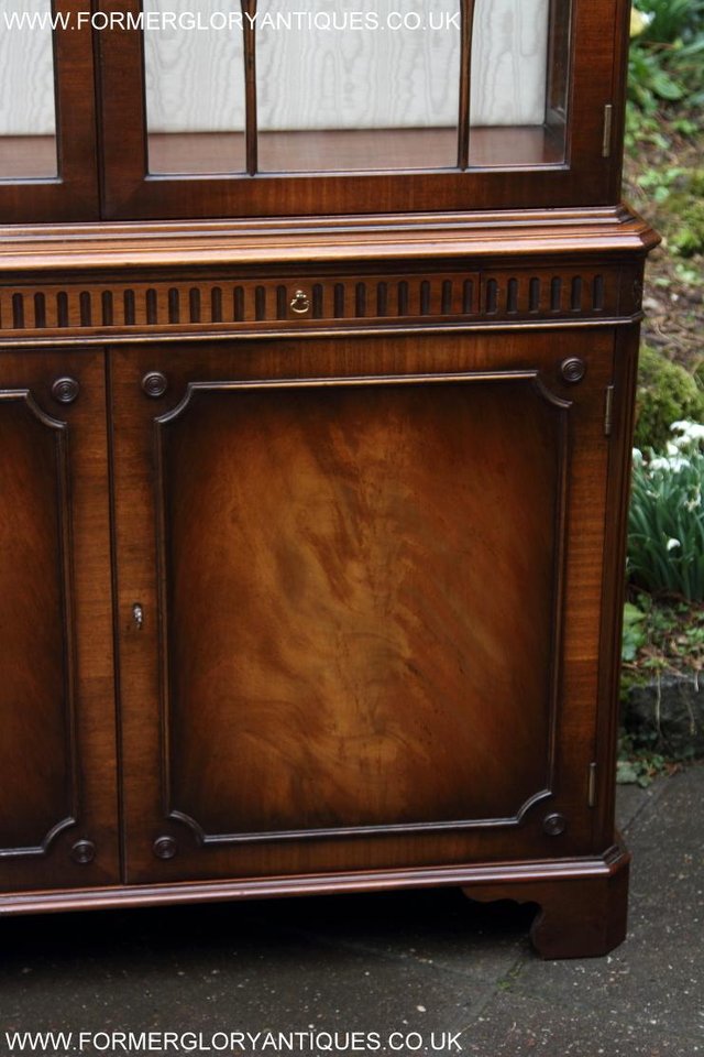 Image 28 of BEVAN FUNNELL MAHOGANY DISPLAY DRINKS CABINET SIDEBOARD UNIT