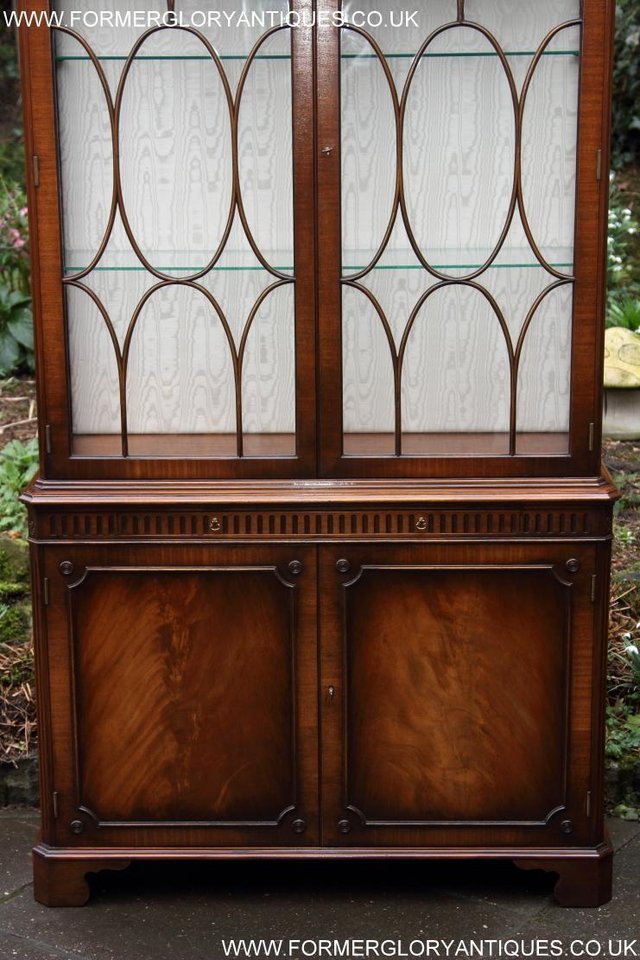 Image 30 of BEVAN FUNNELL MAHOGANY DISPLAY DRINKS CABINET SIDEBOARD UNIT