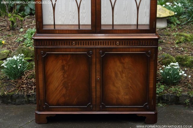 Image 34 of BEVAN FUNNELL MAHOGANY DISPLAY DRINKS CABINET SIDEBOARD UNIT