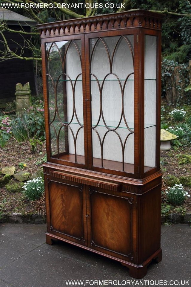 Image 44 of BEVAN FUNNELL MAHOGANY DISPLAY DRINKS CABINET SIDEBOARD UNIT