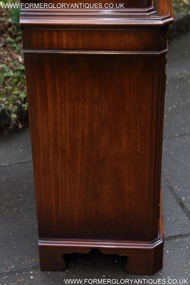 Image 51 of BEVAN FUNNELL MAHOGANY DISPLAY DRINKS CABINET SIDEBOARD UNIT