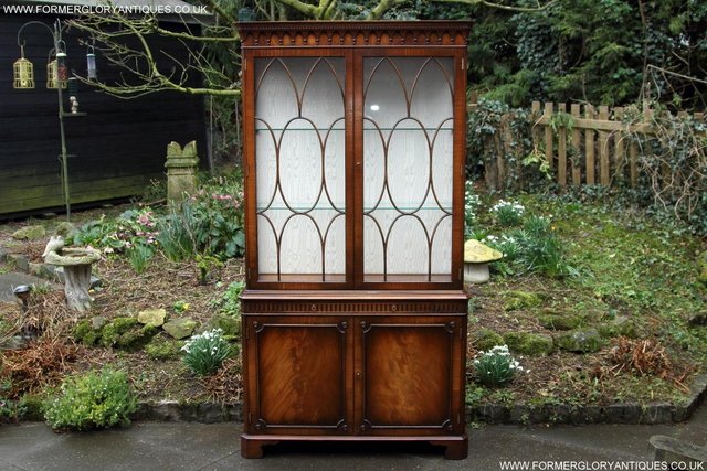Image 53 of BEVAN FUNNELL MAHOGANY DISPLAY DRINKS CABINET SIDEBOARD UNIT