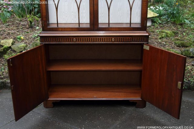 Image 59 of BEVAN FUNNELL MAHOGANY DISPLAY DRINKS CABINET SIDEBOARD UNIT
