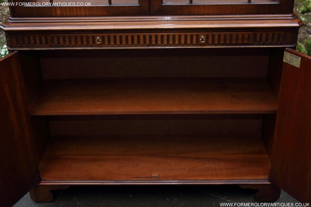 Image 66 of BEVAN FUNNELL MAHOGANY DISPLAY DRINKS CABINET SIDEBOARD UNIT