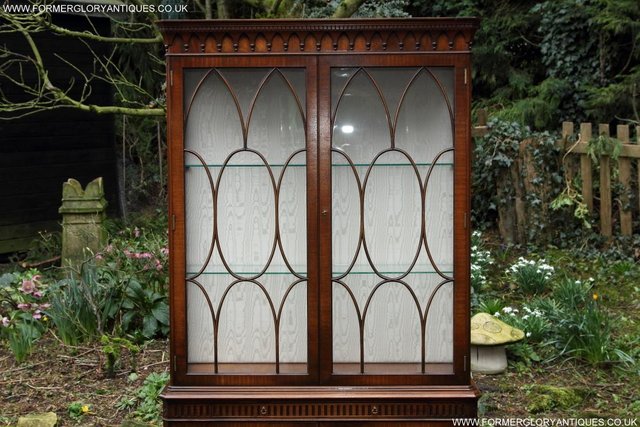 Image 70 of BEVAN FUNNELL MAHOGANY DISPLAY DRINKS CABINET SIDEBOARD UNIT