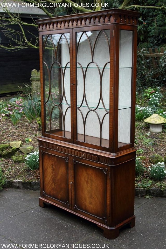 Image 74 of BEVAN FUNNELL MAHOGANY DISPLAY DRINKS CABINET SIDEBOARD UNIT